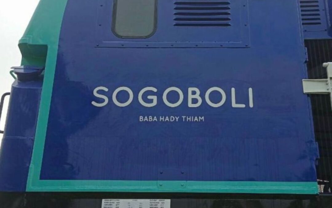 Locomotive du projet Simandou baptisée Sogoboli – Baba Hady Thiam, sur les rails de la Compagnie du TransGuinéen